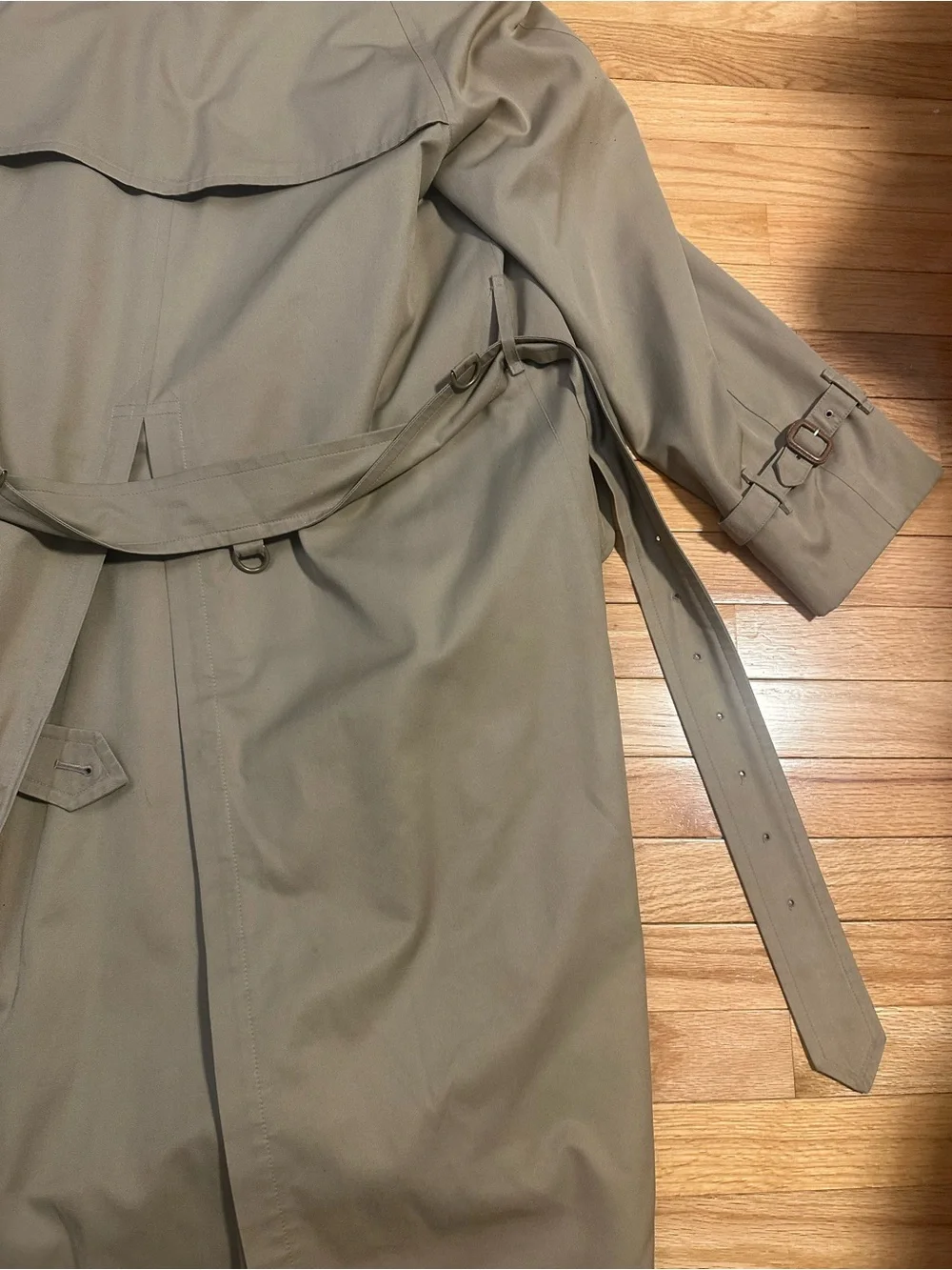 Burberry Beige Men’s Trench Coat with Branded Label Size 40 Regular